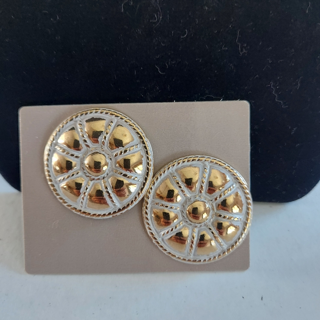 Vintage Avon Sculptured Button Earrings